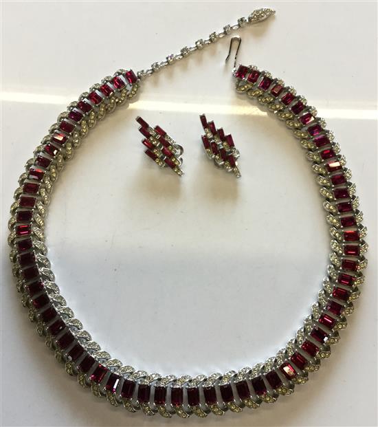 Deco paste necklace and pair of earrings
